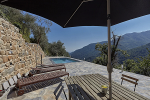 terasse_sunbeds_pool